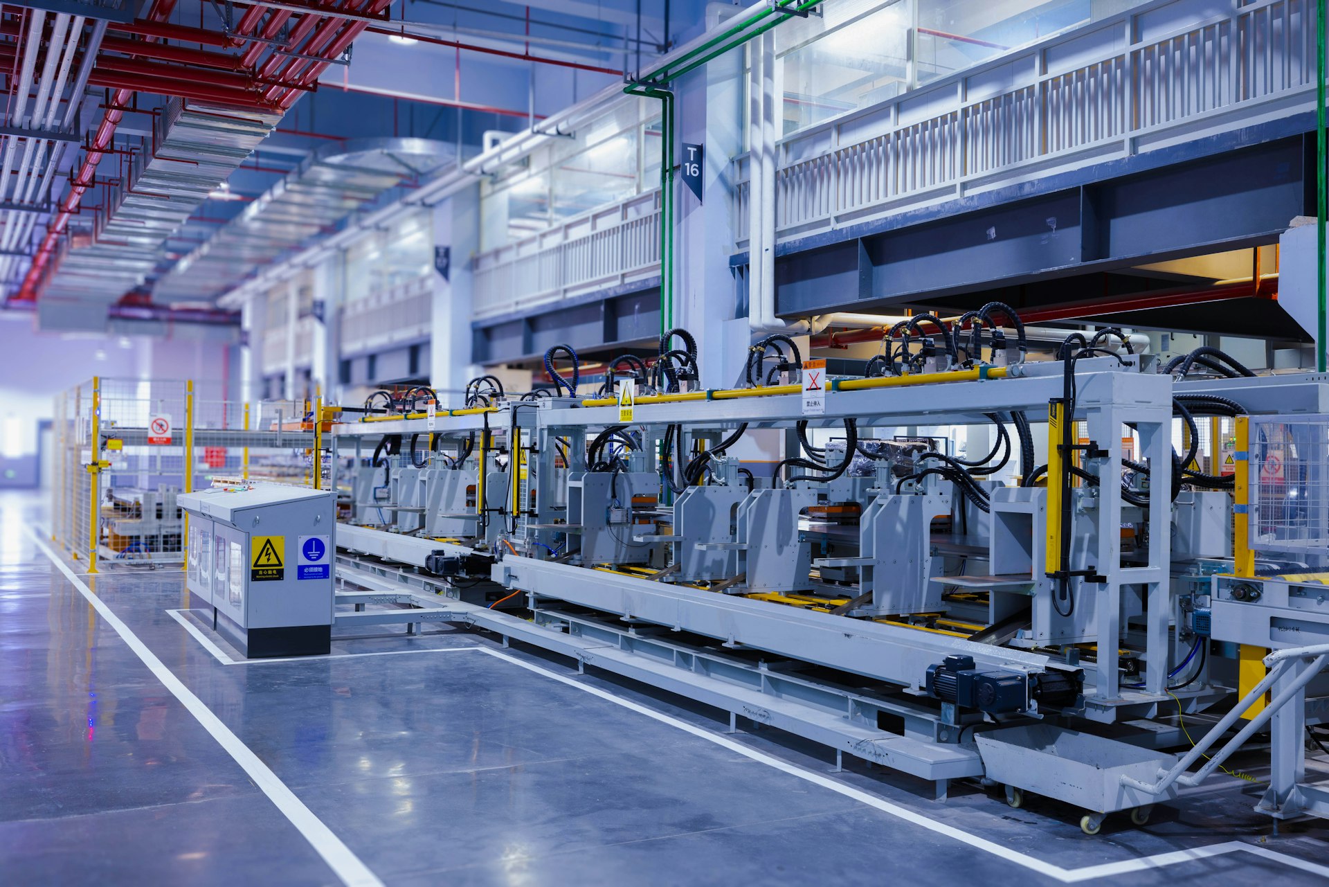 خط إنتاج حديث مدعوم بأنظمة ERP
